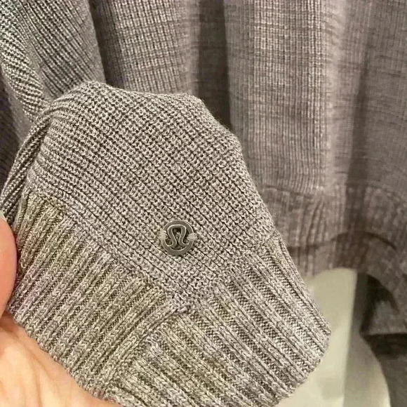 NWOT LULULEMON | Divinity Scarf in Lunar Rock / Iced Iris | One Size - Picture 4 of 8